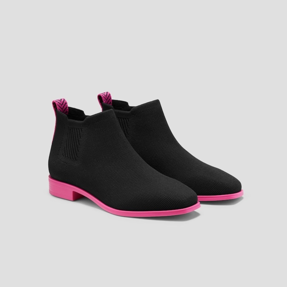 Vivaia Black and Pink Square-Toe Water-Repellent Ankle Boots (Ryan Pro) Size 9